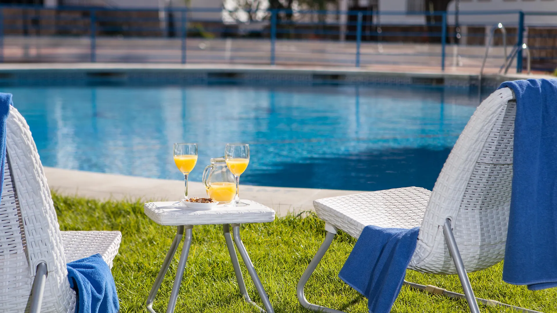 Hotel Y Bungalows Balcon De Competa