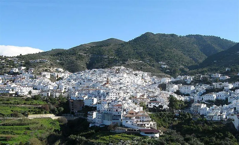 Hotel Y Bungalows Balcon De Competa 3*,
